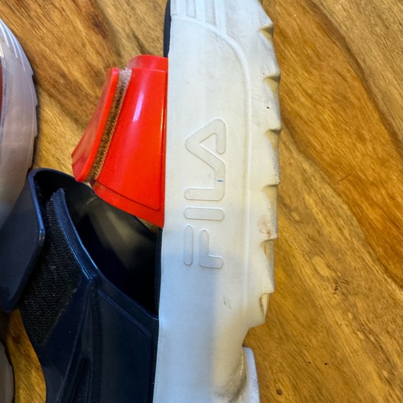 Fila sandals size 40 ,used twice,in great condition - Picture 6 of 8